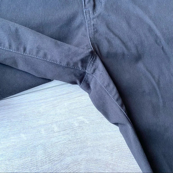 Guess Striped Casual Bermuda Shorts - Picture 9 of 13